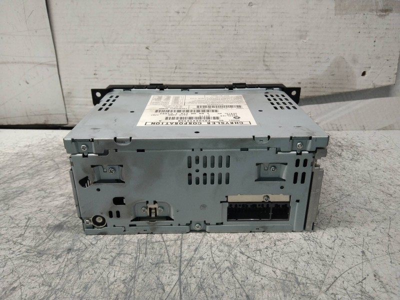 Recambio de sistema audio / radio cd para dodge caliber s referencia OEM IAM P05064363AB  