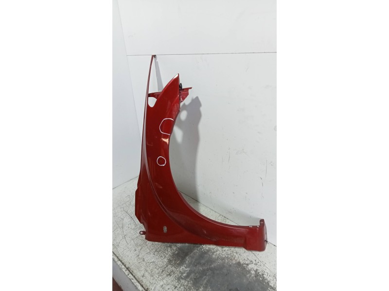 Recambio de aleta delantera izquierda para dodge caliber s referencia OEM IAM   