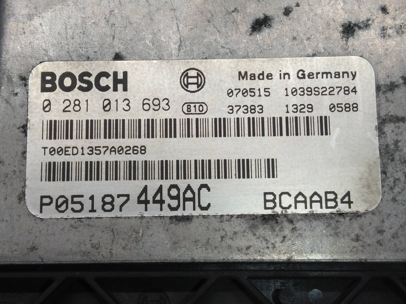 Recambio de centralita motor uce para dodge caliber s referencia OEM IAM 0281013693 P05187449AC BCAAB4