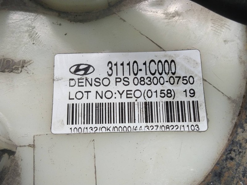 Recambio de bomba combustible para hyundai getz (tb) 1.3 básico referencia OEM IAM 311101C000 083000750 