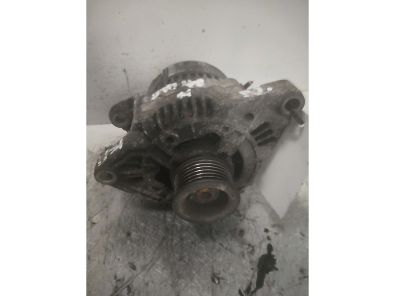 Recambio de alternador para nissan micra (k11) básico referencia OEM IAM 231005F600  