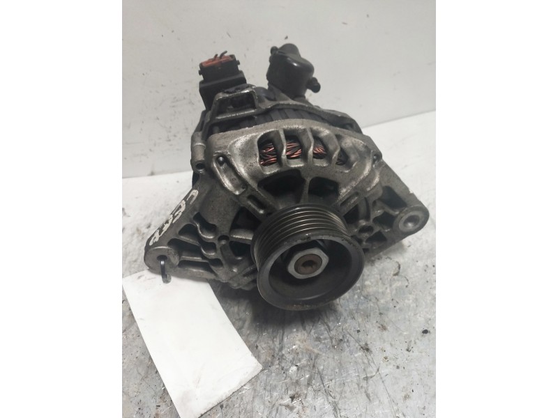 Recambio de alternador para kia cee´d 1.4 cat referencia OEM IAM 3730025101 VALEO 