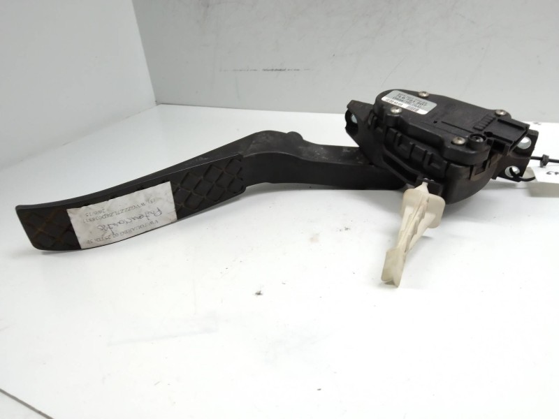 Recambio de potenciometro pedal para volkswagen touareg (7l6) referencia OEM IAM 6PV00777025 7L6721507 