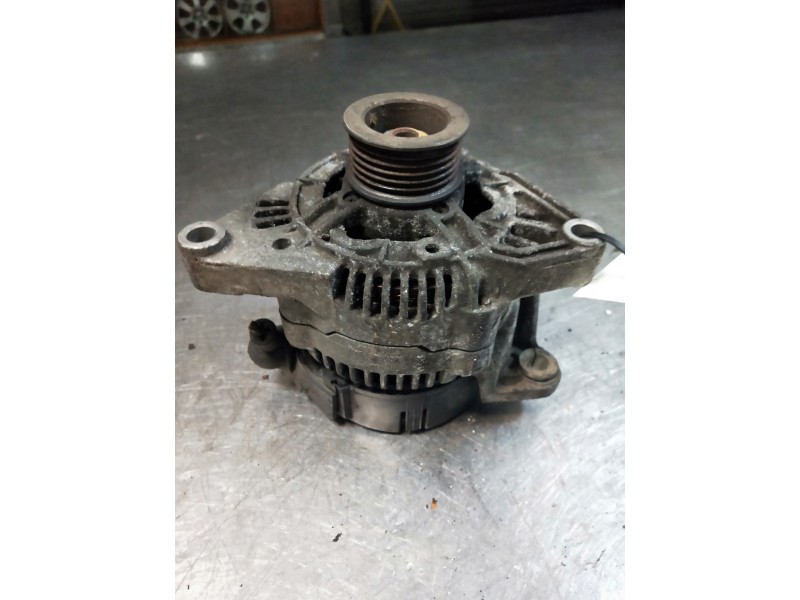 Recambio de alternador para nissan micra (k11) referencia OEM IAM 2310054B61  