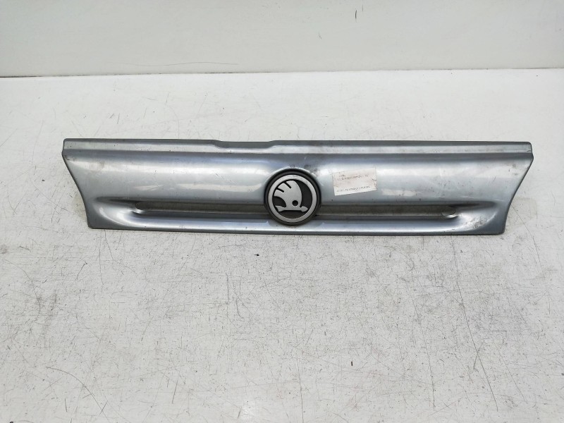 Recambio de rejilla delantera para skoda favorit (781) ls referencia OEM IAM   