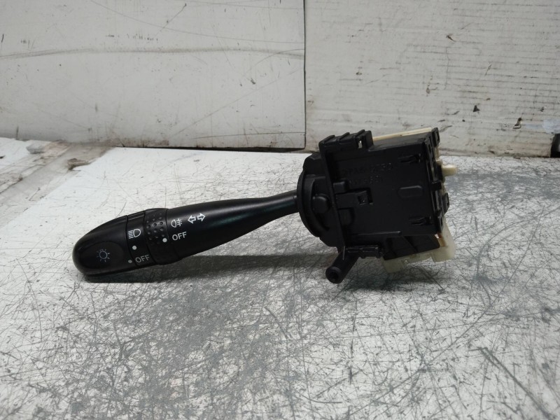 Recambio de mando luces para toyota yaris (ncp1/nlp1/scp1) 1.3 expo referencia OEM IAM 173681  