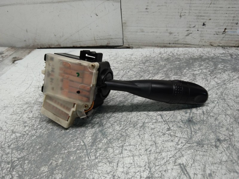 Recambio de mando luces para toyota yaris (ncp1/nlp1/scp1) 1.3 expo referencia OEM IAM 173681  