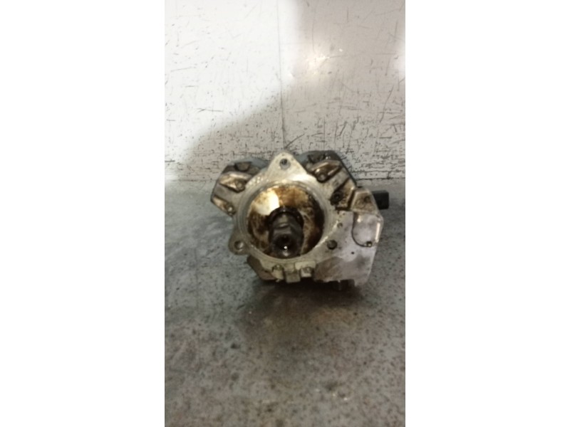 Recambio de bomba inyeccion para bmw x5 (e70) 3.0d referencia OEM IAM 0445010146 7798333 BOSCH