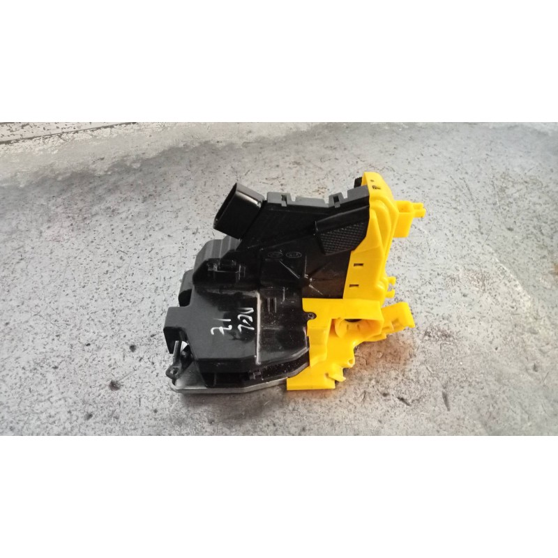 Recambio de motor cierre centralizado delantero izquierdo para kia cee´d x-tech referencia OEM IAM 81310A2400  