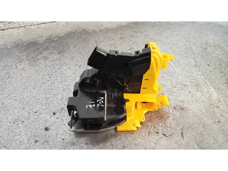 Recambio de motor cierre centralizado delantero izquierdo para kia cee´d x-tech referencia OEM IAM 81310A2400  
