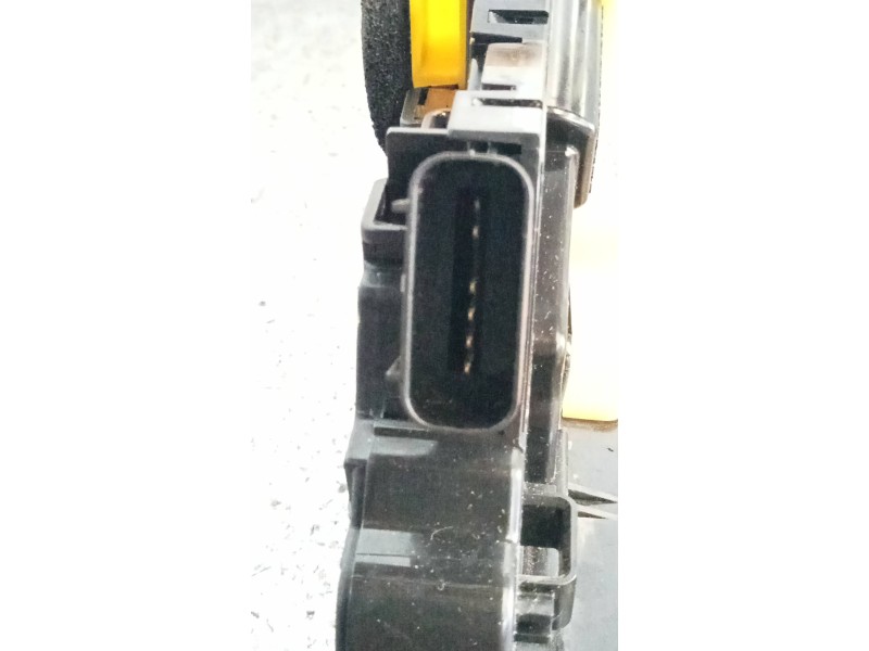Recambio de motor cierre centralizado delantero izquierdo para kia cee´d x-tech referencia OEM IAM 81310A2400  