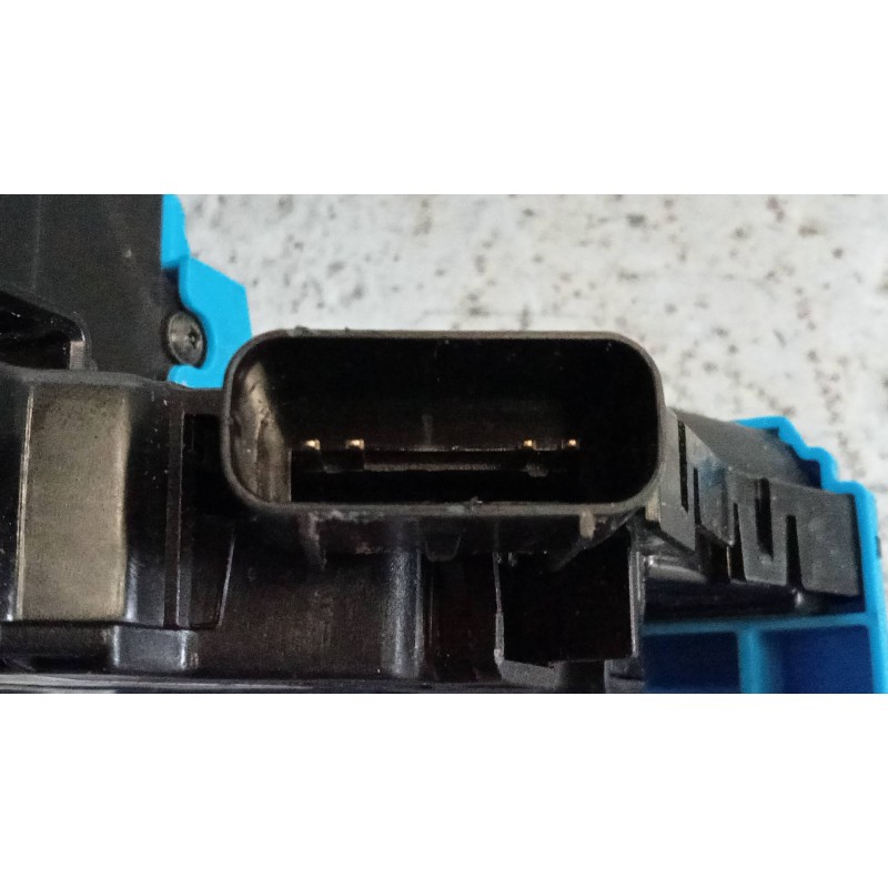 Recambio de motor cierre centralizado trasero derecho para kia cee´d x-tech referencia OEM IAM 81420A2400  