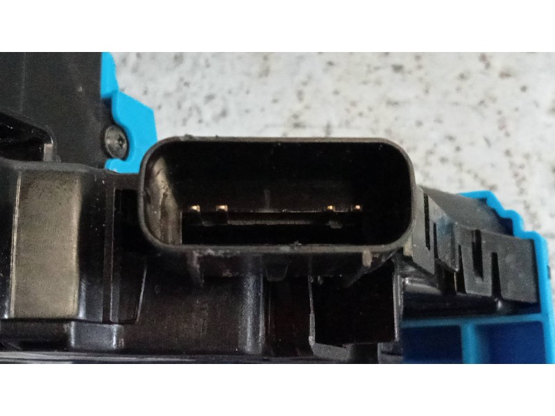 Recambio de motor cierre centralizado trasero derecho para kia cee´d x-tech referencia OEM IAM 81420A2400  