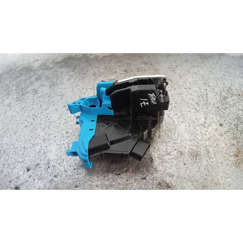 Recambio de motor cierre centralizado trasero izquierdo para kia cee´d x-tech referencia OEM IAM 81410A2400  
