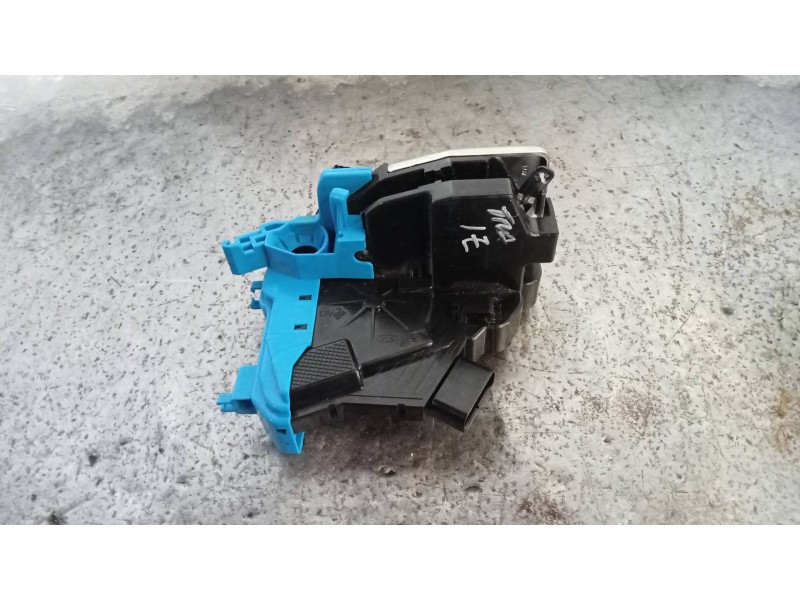 Recambio de motor cierre centralizado trasero izquierdo para kia cee´d x-tech referencia OEM IAM 81410A2400  