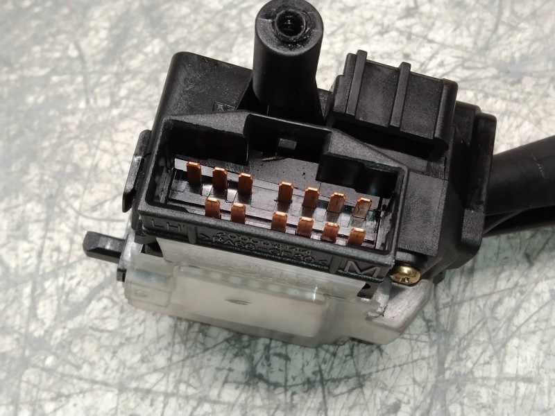 Recambio de mando limpia para kia carens (un) active referencia OEM IAM   