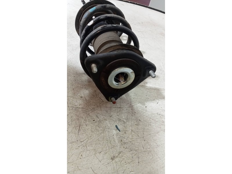 Recambio de amortiguador delantero derecho para kia cee´d x-tech referencia OEM IAM   