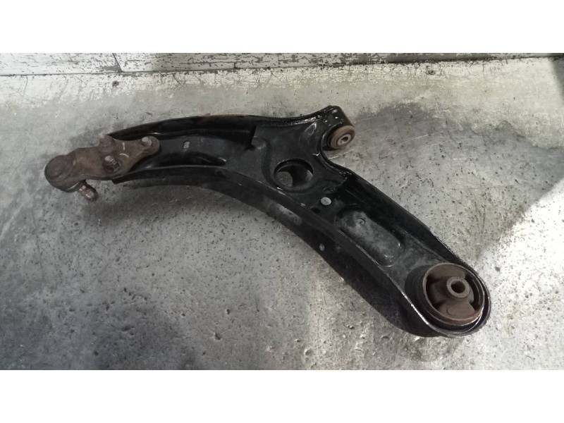 Recambio de brazo suspension inferior delantero derecho para kia cee´d x-tech referencia OEM IAM   
