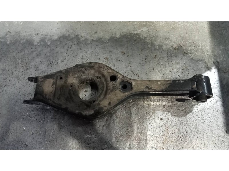 Recambio de brazo suspension inferior trasero derecho para kia cee´d x-tech referencia OEM IAM   