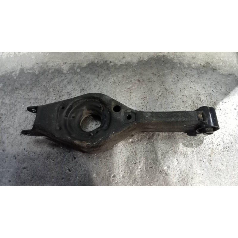 Recambio de brazo suspension inferior trasero izquierdo para kia cee´d x-tech referencia OEM IAM   