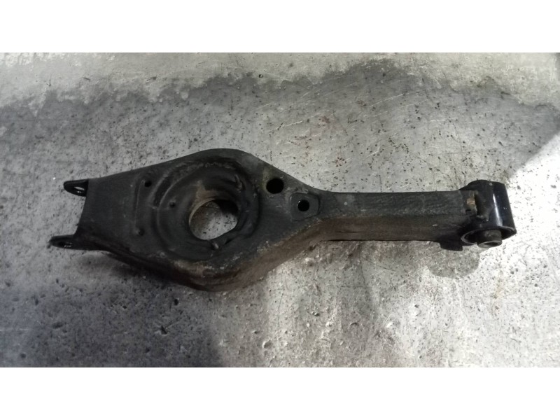 Recambio de brazo suspension inferior trasero izquierdo para kia cee´d x-tech referencia OEM IAM   