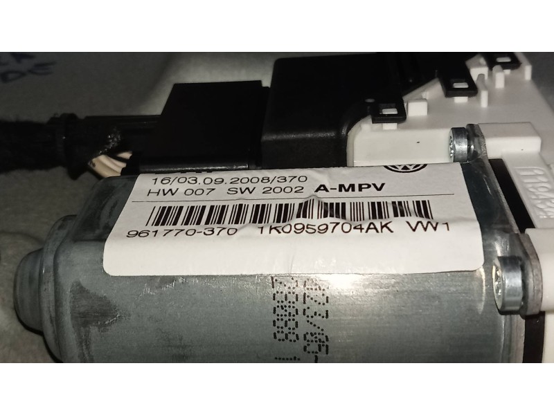 Recambio de elevalunas trasero derecho para volkswagen touran (1t2) highline referencia OEM IAM 1K0959704K 1T0839730L 