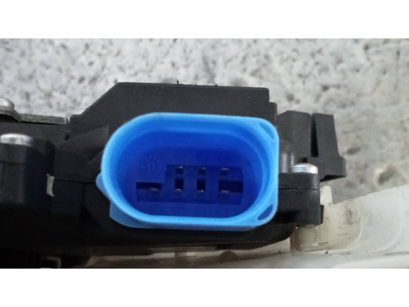 Recambio de motor cierre centralizado trasero izquierdo para volkswagen touran (1t2) highline referencia OEM IAM 7L0839015D  