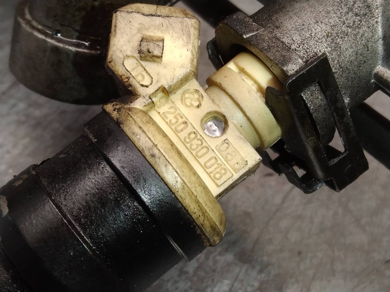 Recambio de rampa inyectora para hyundai coupe (j2) 1.6 fx coupe referencia OEM IAM 9250930018 3531023010 