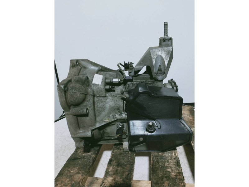 Recambio de caja cambios para ford focus berlina (cak) ambiente referencia OEM IAM TXS4R7002FA S6T1 9K28 007673 