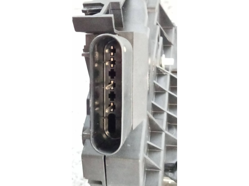 Recambio de motor cierre centralizado trasero izquierdo para ford transit courier trend referencia OEM IAM BM5AA26413AH  