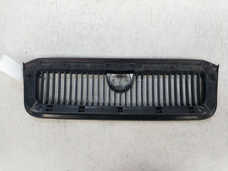 Recambio de rejilla delantera para skoda felicia van 1.9 diesel cat referencia OEM IAM   
