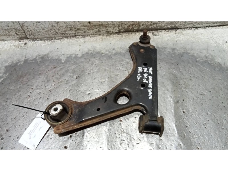 Recambio de brazo suspension inferior delantero izquierdo para fiat grande punto (199) 1.4 16v active referencia OEM IAM   