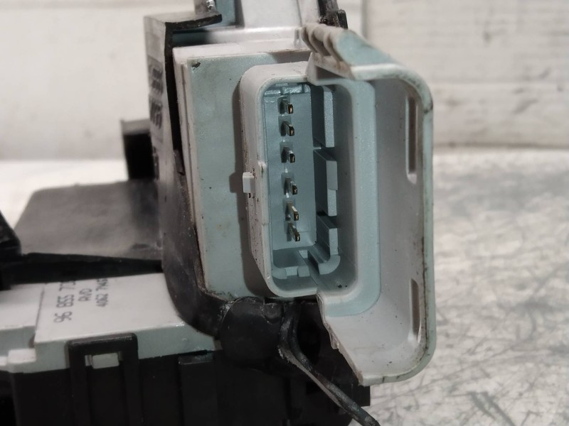 Recambio de motor cierre centralizado delantero derecho para peugeot 407 coupe pack referencia OEM IAM   2P