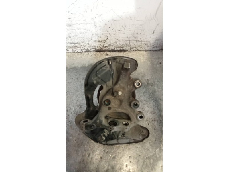 Recambio de mangueta delantera derecha para mercedes clase clk (w209) coupe 200 compressor (209.342) referencia OEM IAM   