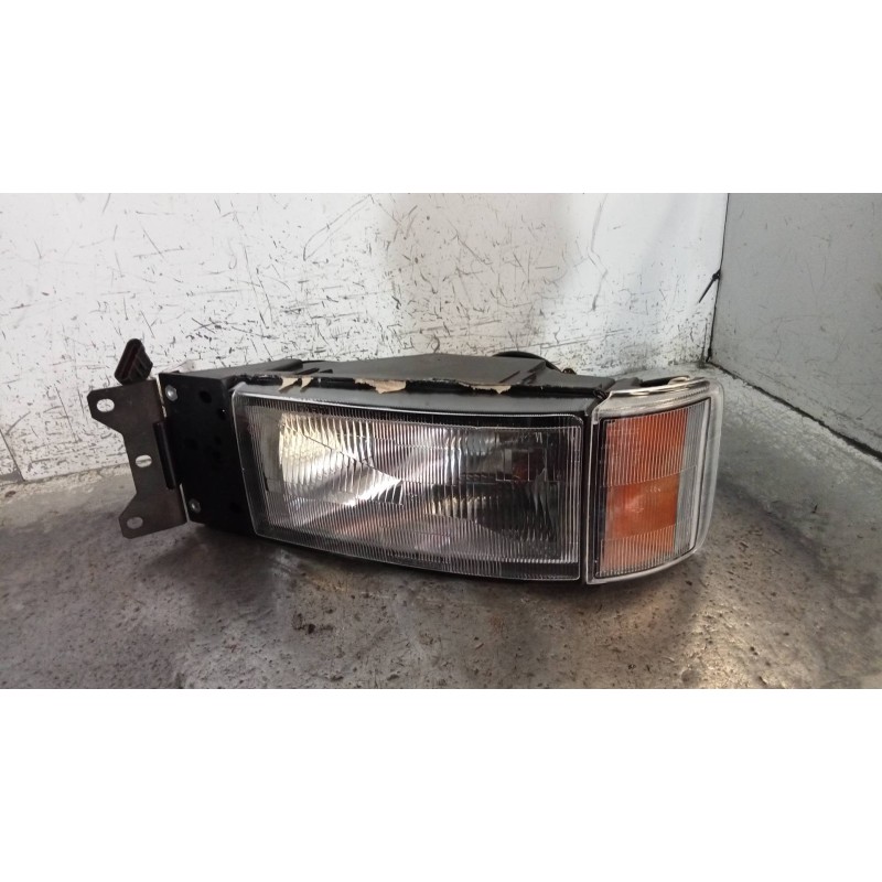 Recambio de faro derecho para iveco eurocargo tector chasis  (modelo 65 e 13) tráfico urbano referencia OEM IAM   