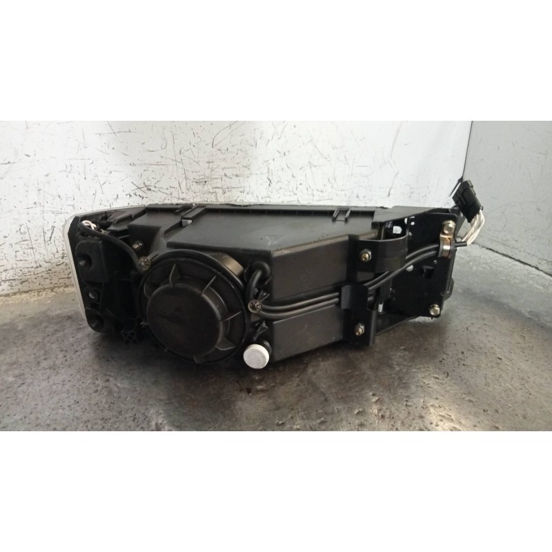 Recambio de faro derecho para iveco eurocargo tector chasis  (modelo 65 e 13) tráfico urbano referencia OEM IAM   