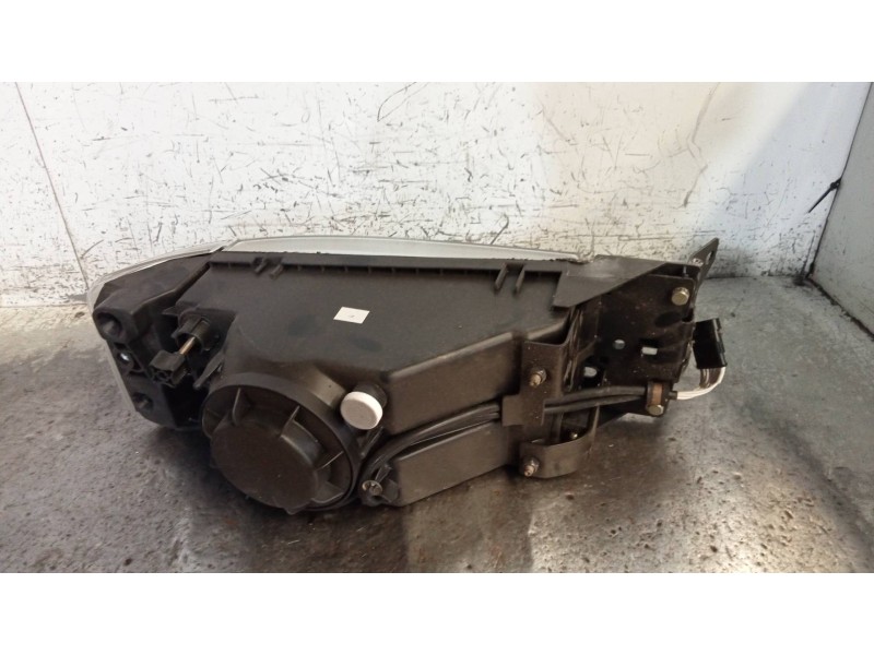 Recambio de faro izquierdo para iveco eurocargo tector chasis  (modelo 65 e 13) tráfico urbano referencia OEM IAM   