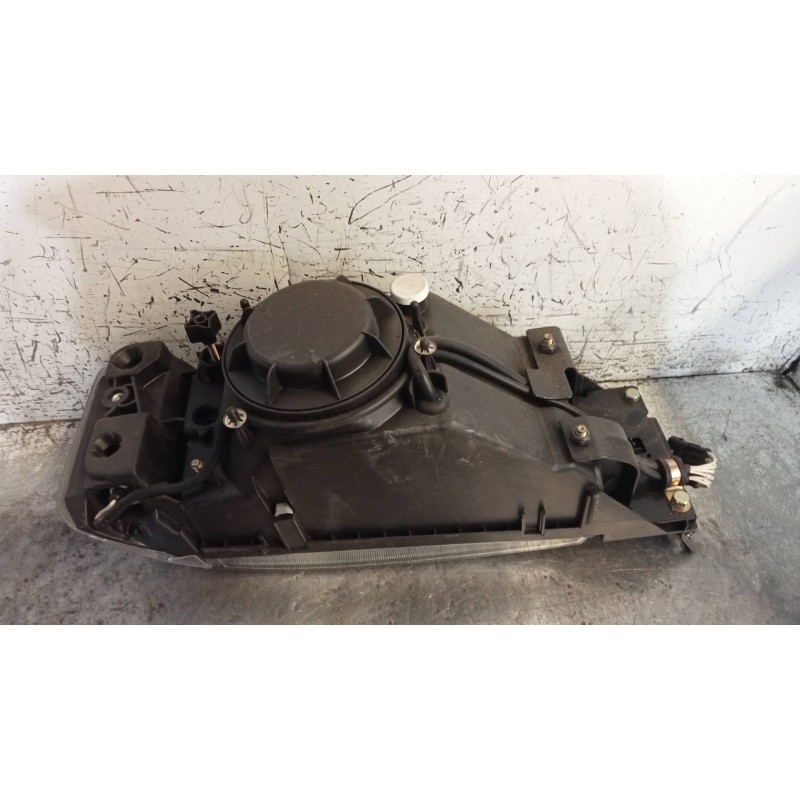 Recambio de faro izquierdo para iveco eurocargo tector chasis  (modelo 65 e 13) tráfico urbano referencia OEM IAM   