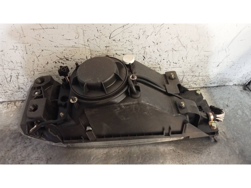 Recambio de faro izquierdo para iveco eurocargo tector chasis  (modelo 65 e 13) tráfico urbano referencia OEM IAM   