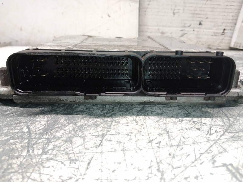 Recambio de centralita motor uce para chrysler voyager (rg) 2.5 crd lx referencia OEM IAM 0281010290 P04727661AD HNMAE0