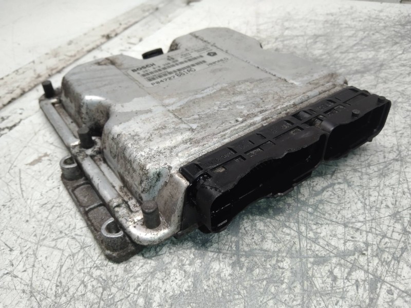 Recambio de centralita motor uce para chrysler voyager (rg) 2.5 crd lx referencia OEM IAM 0281010290 P04727661AD HNMAE0