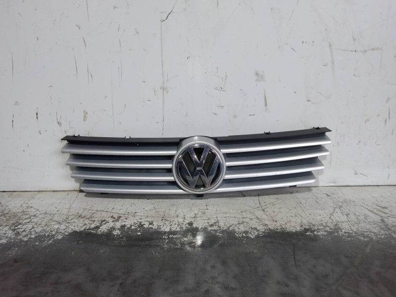 Recambio de rejilla delantera para volkswagen polo berlina (6n2) trendline referencia OEM IAM 6N0853651J 6N0853655 