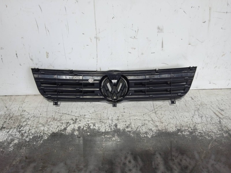 Recambio de rejilla delantera para volkswagen polo berlina (6n2) trendline referencia OEM IAM 6N0853651J 6N0853655 