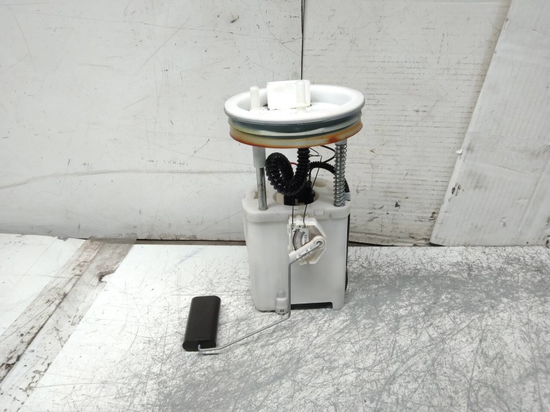 Recambio de bomba combustible para volkswagen polo berlina (6n2) trendline referencia OEM IAM 700468860  