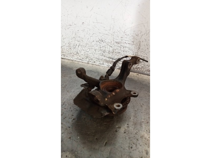 Recambio de mangueta delantera izquierda para volkswagen polo berlina (6n2) trendline referencia OEM IAM   
