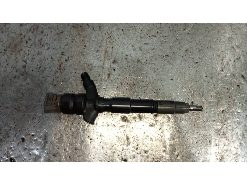 Recambio de inyector para toyota land cruiser (j15) basis referencia OEM IAM 2367030170  