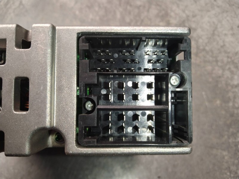 Recambio de sistema audio / radio cd para peugeot 107 básico referencia OEM IAM 861200H010  