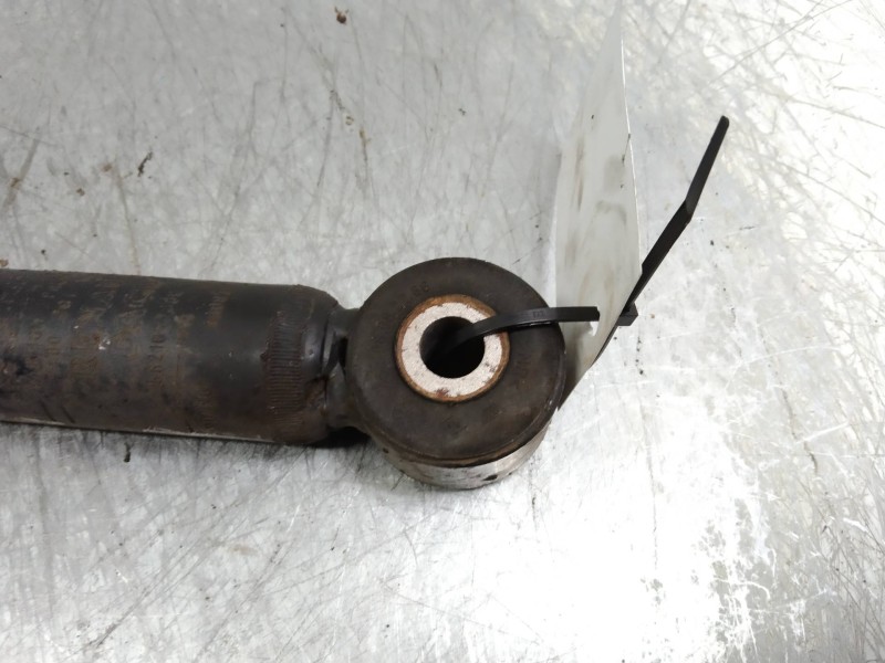 Recambio de amortiguador trasero para dacia sandero stepway referencia OEM IAM   