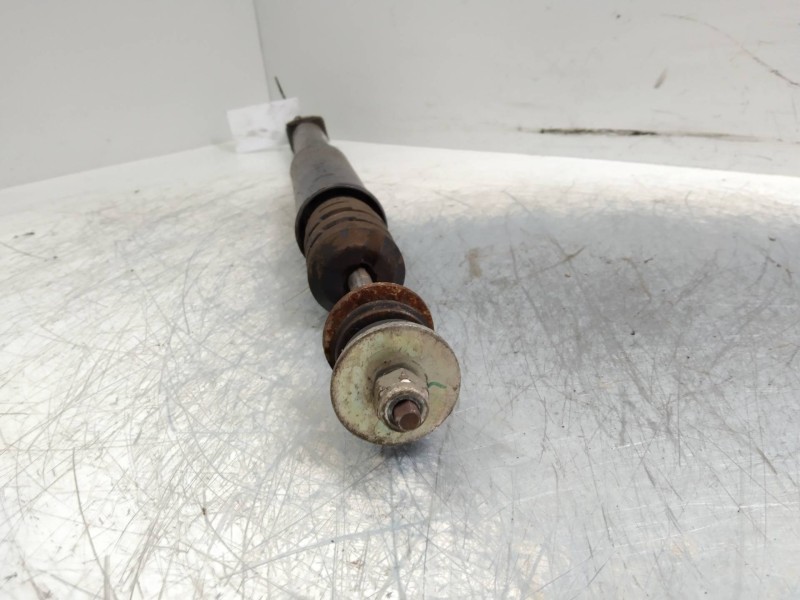 Recambio de amortiguador trasero para dacia sandero stepway referencia OEM IAM   