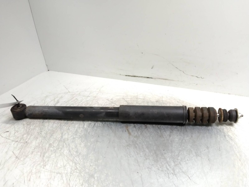 Recambio de amortiguador trasero para dacia sandero stepway referencia OEM IAM   